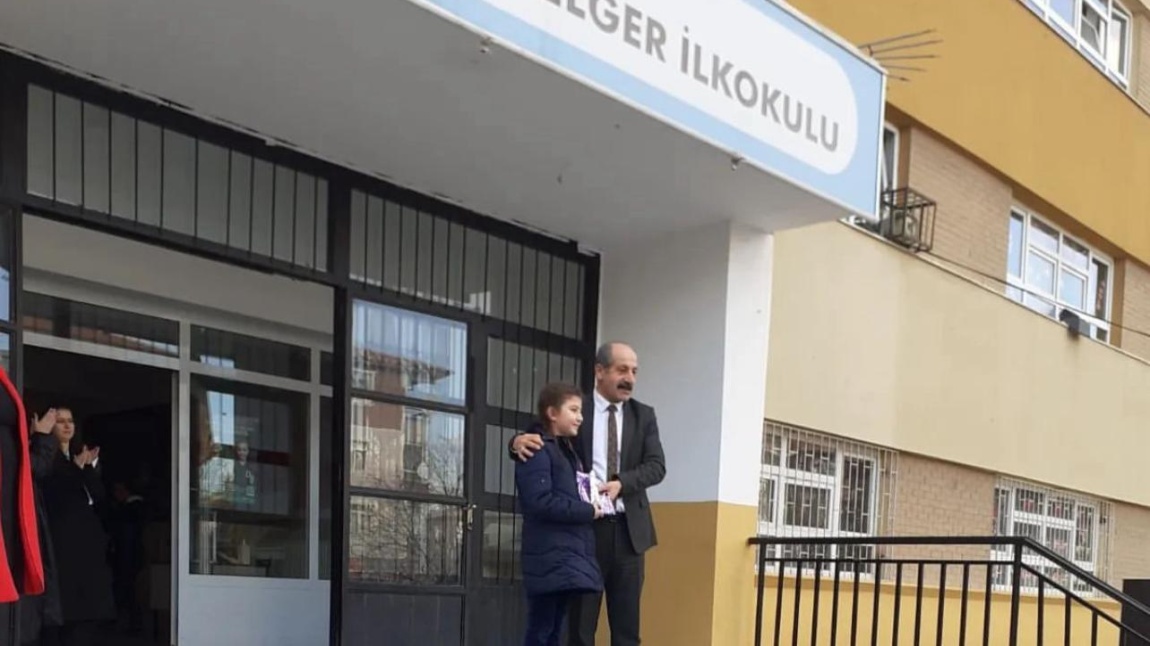3/B Sınıf Öğrencimiz Elvin Nazlı Kaplan 'Her Kitap Yeni Bir Dünya' Yarışmasında Ankara İl Birincisi Oldu